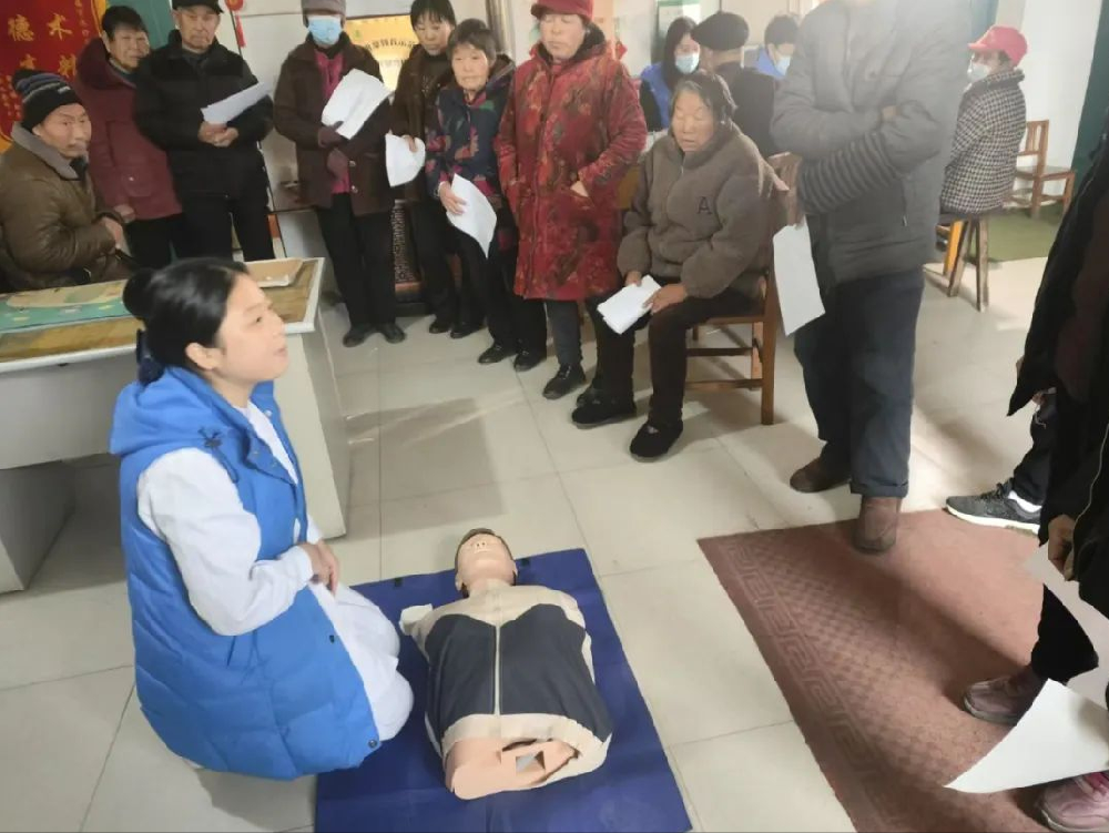 初心汝医：医条街上，她救了一位老区人