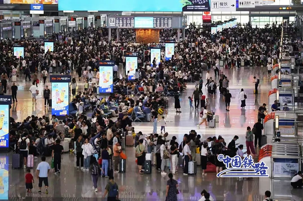 为何12306显示无票，“抢票软件”宣称有票？