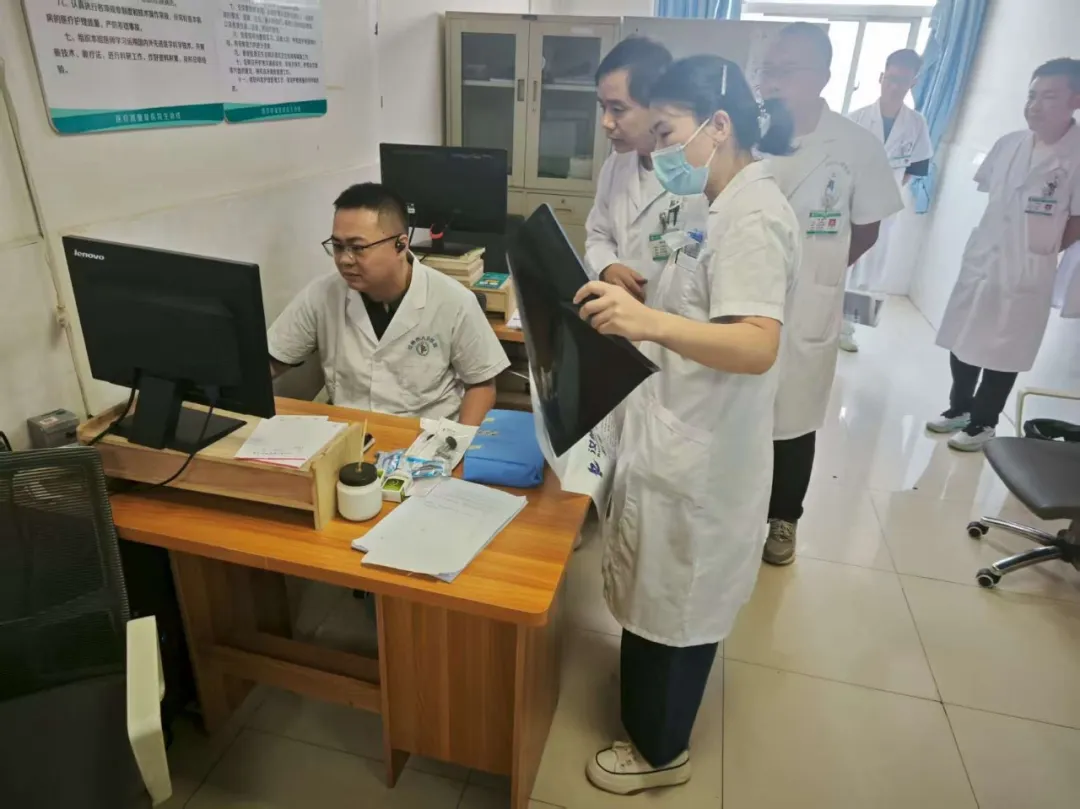 汝医现场:耳朵“流水”,听力“静音”?28岁汝州男子身体严重报警