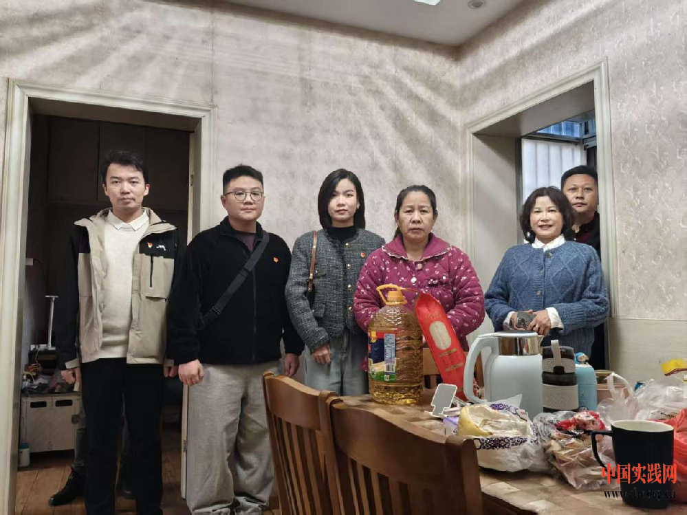 冬日送温暖 真情暖民心 ——中国人寿财险浔阳党支部走访慰问桃园社区困难群众