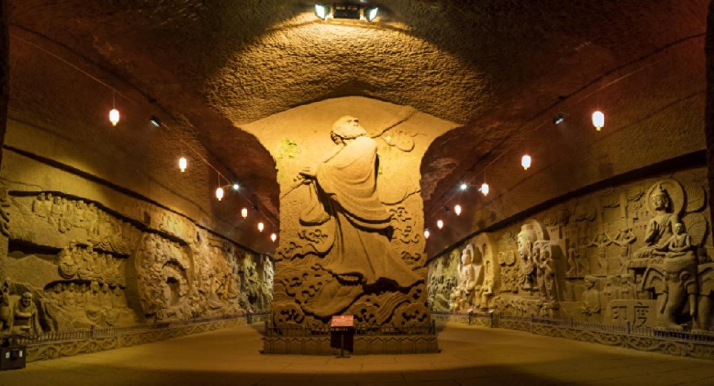 大多数游客到乐山大佛只看了“封面”，不知东方佛都才是“全文”